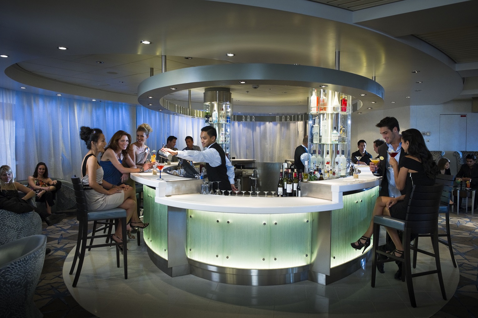 Martinibar ombord Celebrity Constellation